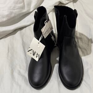 Zara 2.5 Sleek Black Ankle Boots side zip entry nwt and perfect w/rubber soles